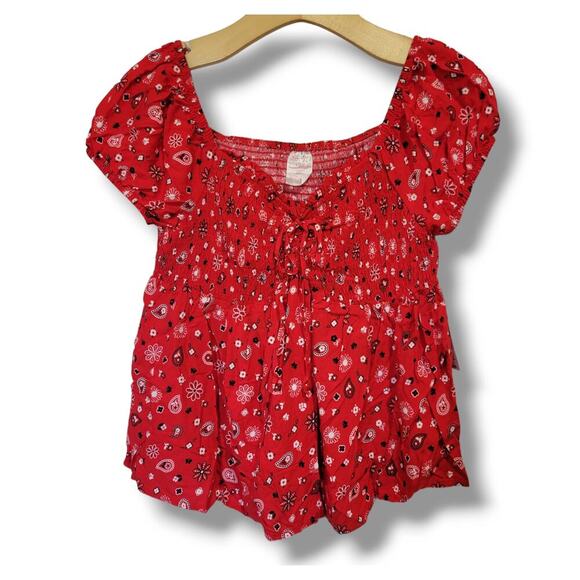 No Boundaries Juniors red bandanna print front twist Smocked short sleeves top - Picture 1 of 8